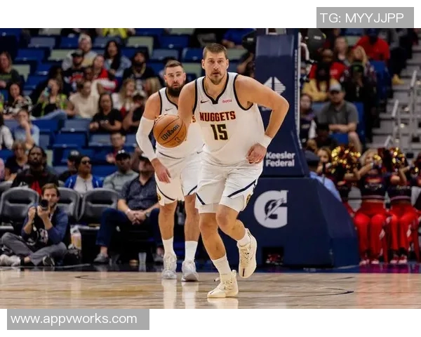 勇士与老鹰激战NBA17赛季巅峰对决精彩回顾与分析