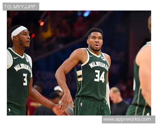 字母哥愤怒撕裂球衣雄鹿惨败后更衣室内发生激烈冲突