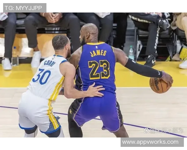 奇才队与湖人激战正酣NBA赛季精彩对决引发球迷热议