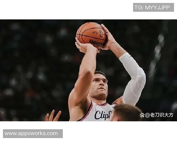 布鲁克洛佩斯：从NBA巨星到篮球战术革新者的成长之路