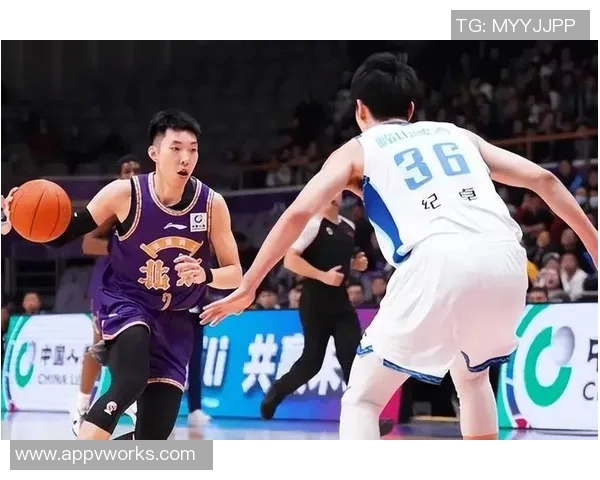 张庆鹏的篮球之路：从青涩少年到职业巨星的奋斗历程与心路历程