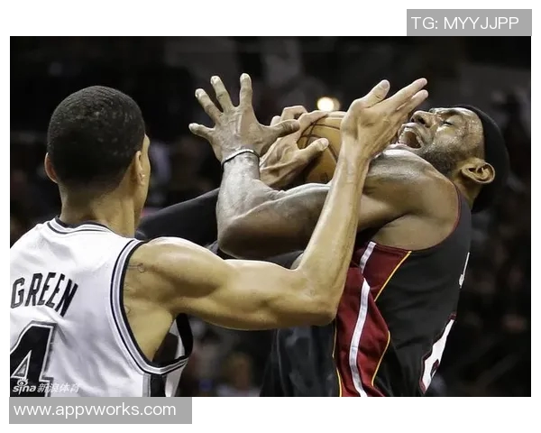 火箭与马刺季后赛四场激战回顾球员表现与战术分析 火箭与马刺季后赛四场激战回顾球员表现与战术分析