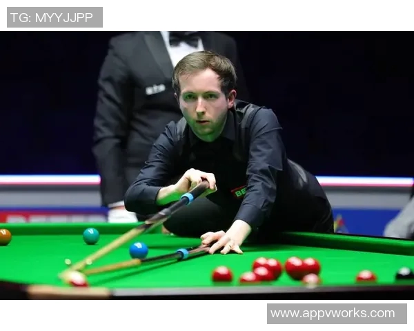 罗伯逊与吕昊天激战正酣谁将赢得这场精彩对决的胜利 罗伯逊与吕昊天激战正酣谁将赢得这场精彩对决的胜利