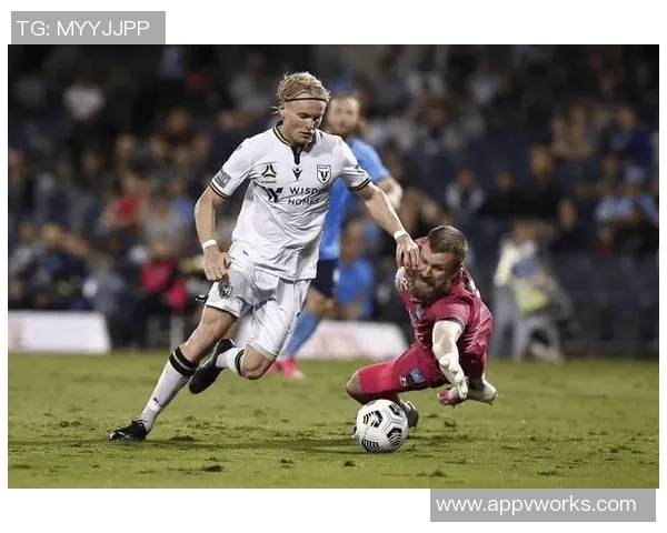 萨堡与克里斯的精彩对决谁能在赛场上笑到最后